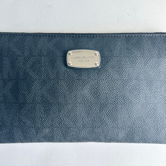 Michael Kors Black Grey Signature Logo Crossgrain Leather Wristlet - Picture 2 of 8